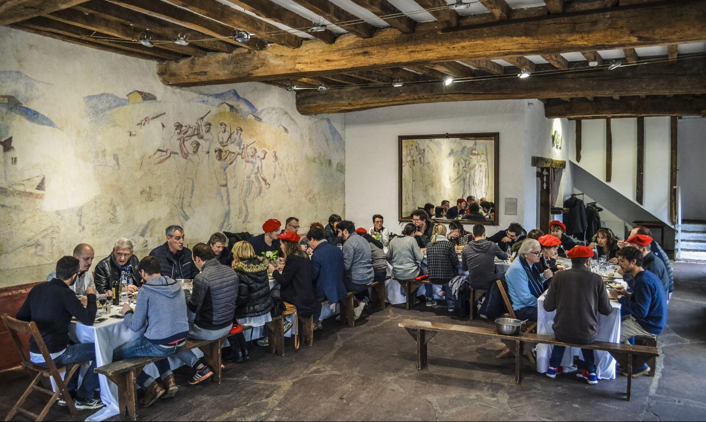 agence événementielle réceptive voyage pays basque erronda séminaire team building saint jean de luz auberge sare charcuterie jambon bellotta